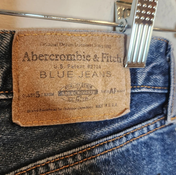 Abercrombie & Fitch boy slouch flare jeans.  Women's Size 6. - Picture 5 of 15